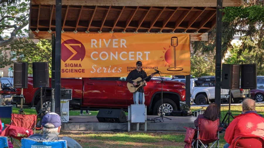 Caffrey performing at the Sigma Science River Concert kickoff.